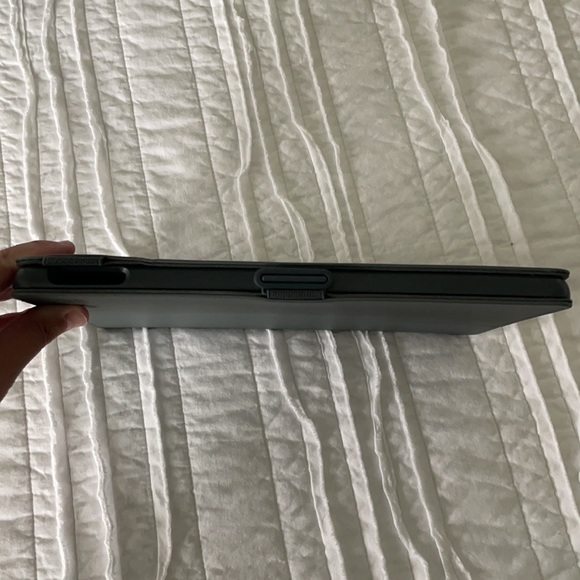 Speck iPad case NIB - Picture 3 of 4